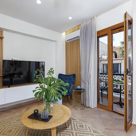 Апартаменты Queen Stella Luxury Homes *